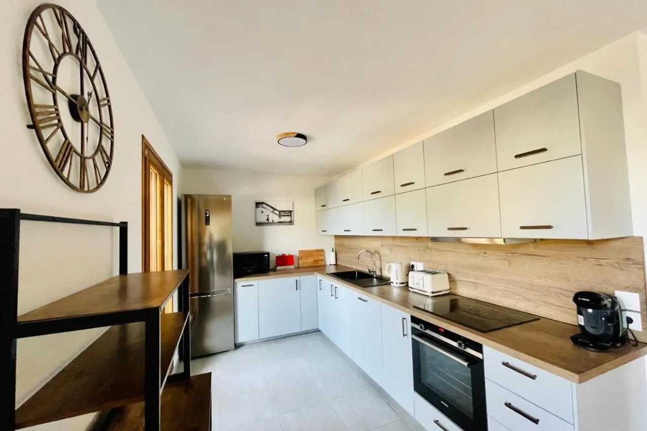 100 M Near The Cite Vauban In Briancon Apartment